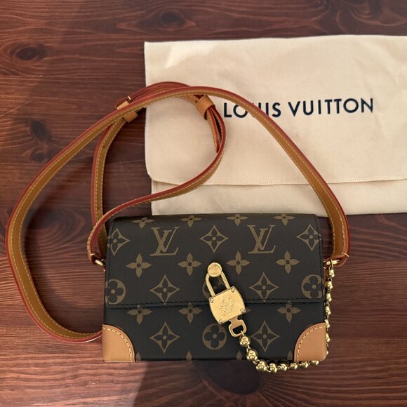 Louis Vuitton Steamer Wearable Wallet - Picture 1 of 11